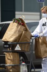 DIANE KRUGER Wearing Mask Out Shopping in Los Angeles 03/31/2020