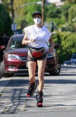 ELISABETTA CANALIS Workout Wearing Kangaroo Jumps in Los Angeles 04/15/2020