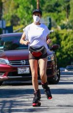 ELISABETTA CANALIS Workout Wearing Kangaroo Jumps in Los Angeles 04/15/2020