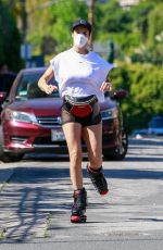 ELISABETTA CANALIS Workout Wearing Kangaroo Jumps in Los Angeles 04/15/2020