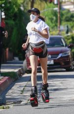 ELISABETTA CANALIS Workout Wearing Kangaroo Jumps in Los Angeles 04/15/2020