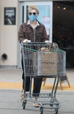 ELIZABETH OLSEN Leaves Erewhon Market in Calabasas 04/20/2020