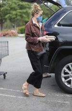 ELIZABETH OLSEN Leaves Erewhon Market in Calabasas 04/20/2020