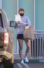 ERIN ANDREWS Wearing Mask Out Picking up Lunch in Los Angeles 04/15/2020