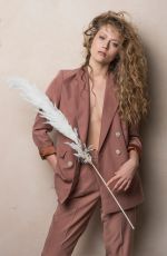 HENESSI SCHMIDT for Anne&Stiil Magazine, April 2020
