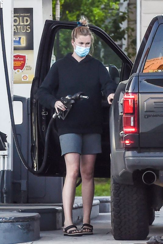 IRELAND BALDWIN Out Shopping in Los Angeles 04/23/2020