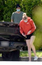 IRELAND BALDWIN Stock Up on Beverages in Los Angeles 04/17/2020