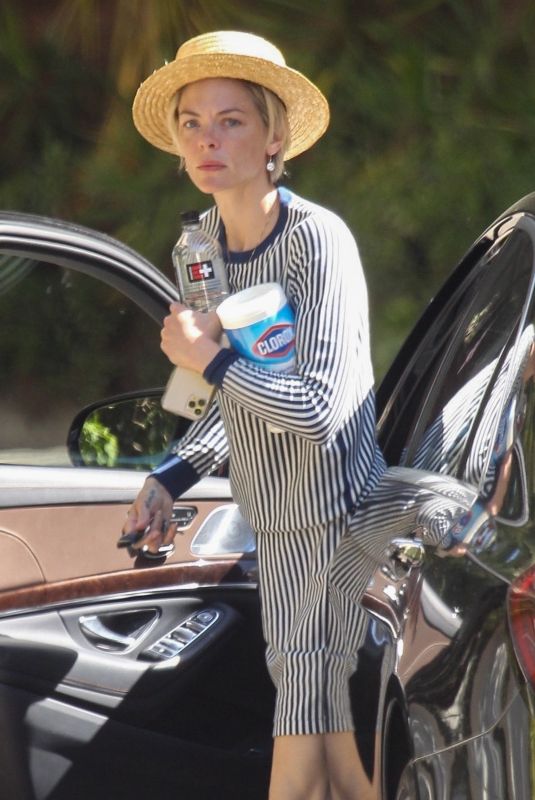 JAIME KING Arrives at a Friend