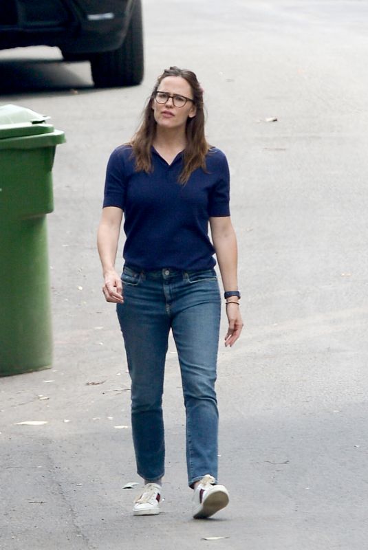 JENNIFER GARNER in Denim Out in Los Angeles 04/13/2020