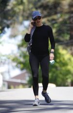 JENNIFER GARNER Out and About in Brentwood 04/21/2020