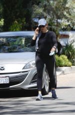 JENNIFER GARNER Out and About in Brentwood 04/21/2020