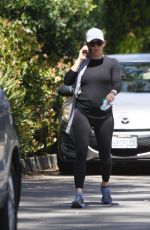 JENNIFER GARNER Out and About in Brentwood 04/21/2020