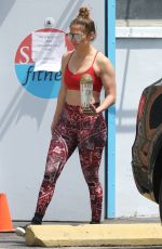 JENNIFER LOPEZ Leaves a Gym in Miami 04/01/2020