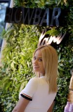 JESSIKA POWER Gets Her Hair Done at Gold Coast 04/20/2020