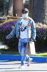 JILLIAN MICHAELS Shopping for Easter Baskets in Los Angeles 04/11/2020