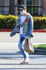 JILLIAN MICHAELS Shopping for Easter Baskets in Los Angeles 04/11/2020