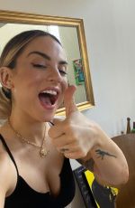 JOANNA JOJO LEVESQUE - Instagram Photos 04/18/2020