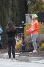 JOJO SIWA Greets Some Fans 04/18/2020