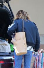 JULIA ROBERTS Wearing Mask and Gloves Sopping at CVS in Los Angeles 04/03/2020