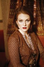 JULIANNE MOORE - Premiere Photoshoot, 1997