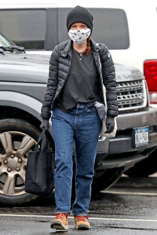 JULIANNE MOORE Wearing Mask Out in New York 04/21/2020