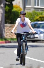 KATHERINE SCHWARZENEGGER and Chris Pratt Out Ridining Bikes in Santa Monica 04/25/2020