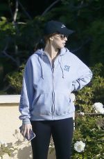 KATHERINE SCHWARZENEGGER Out and About in Santa Monica 04/25/2020