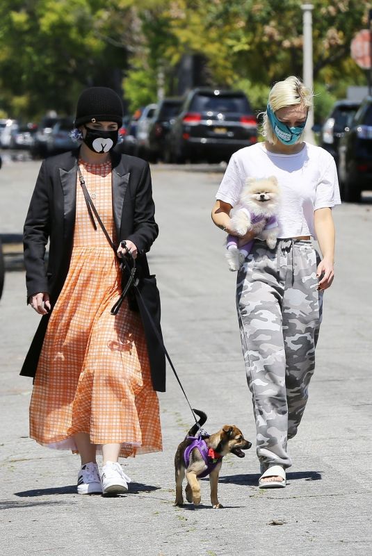 KELLY and Jack OSBOURNE Wearing Masks Out with Their Dogs in Los Angeles 04/11/2020