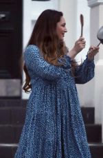 KELLY BROOK Cheers Emergency Personnel in London 04/16/2020