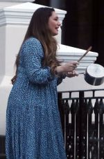 KELLY BROOK Cheers Emergency Personnel in London 04/16/2020