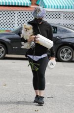 KELLY OSBOURNE Out with her Dog in Los Angeles 04/20/2020