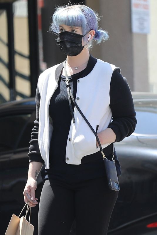 KELLY OSBOURNE Wearing Black Mask Out in Los Angeles 04/21/2020