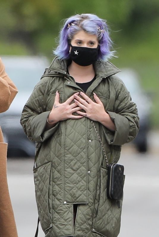 KELLY OSBOURNE Wearing Mask Out in Los Angeles 04/10/2020
