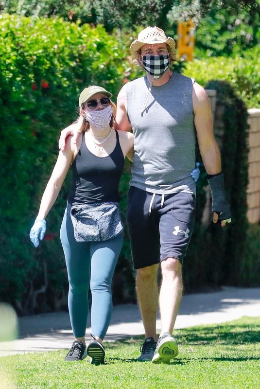 KRISTEN BELL and Dax Shepard Wearing Masks at Griffith Park in Los Angeles 04/21/2020