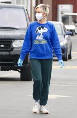 KRISTEN WIIG and Avi Rothman Wearing Masks and Rubber Gloves Out Shopping in Los Angeles 04/14/2020