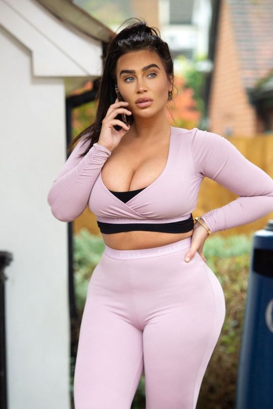 LAUREN GOODGER in Tights Out for Morning Jog in Essex 04/22/2020