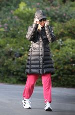 LESLIE MANN and Judd Apatow Out in Brentwood 04/02/2020