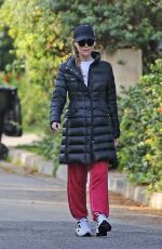 LESLIE MANN and Judd Apatow Out in Brentwood 04/02/2020