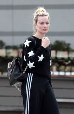 MARGOT ROBBIE and Tom Ackerley Out in Los Angeles 03/31/2020