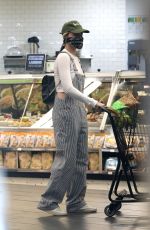 MARGOT ROBBIE Wearing Bandana Face Mask Out Shopping in Los Angeles 04/04/2020