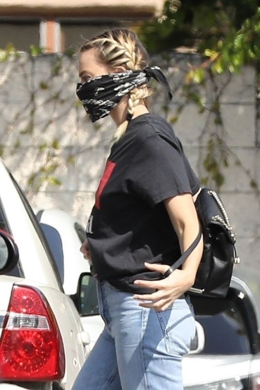 MARGOT ROBBIE Wearing Skull Bandana as Makeshift Mask Out in Los Angeles 04/01/2020