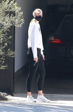 MARIA SHARAPOVA Inspects her Car After Getting It Delivered 04/21/2020