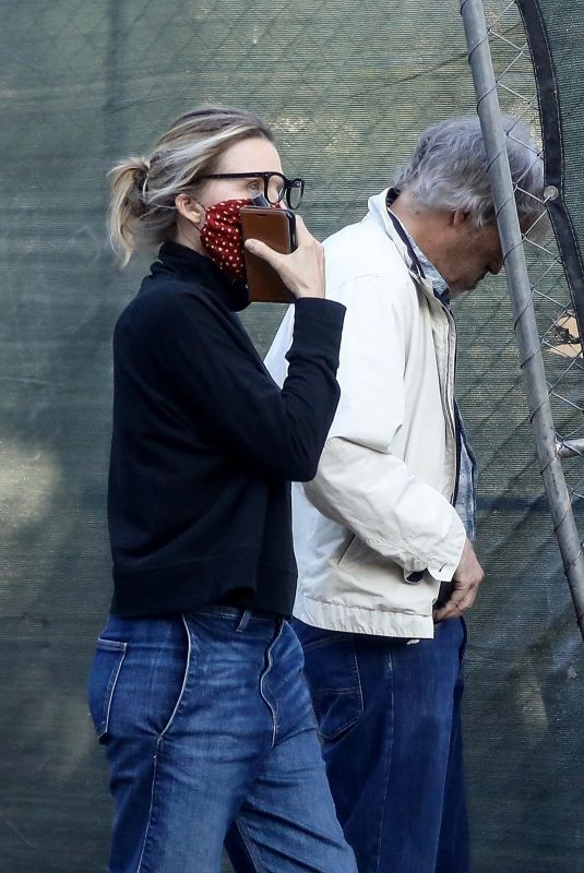 MICHELLE PFEIFFER and David E. Kelley Check on Progress of Their New Home in Pacific Palisades 04/21/2020