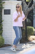 MOLLY SIMS Outside Her Home in Los Angeles 04/17/2020