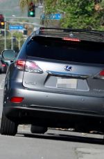 NATALIE PORTMAN Picked Up Her Dog from Animal Hospital in Los Feliz 04/14/2020