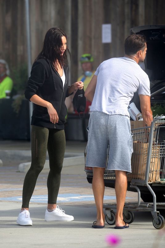 OKSANA RYKOVA and David Charvet Shopping in Malibu 04/26/2020