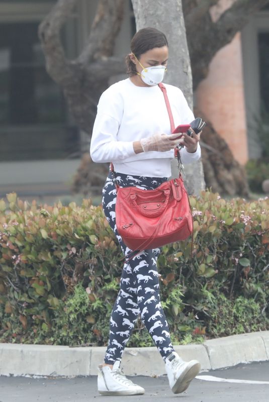 PAULA PATTON Wearing Mask and Gloves at ATM in Malibu 04/16/2020