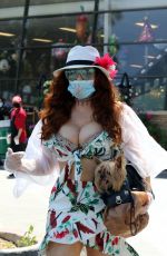 PHOEBE PRICE Shopping at Ralphs in Los Angeles 04/28/2020