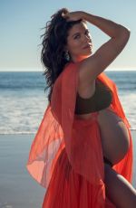 Pregnant ALEX MORGAN in Glamour Magazine, March 2020