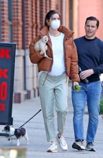 Pregnant HILARY RHODA Wearing Mask Out with Sean Avery in New York 04/07/2020